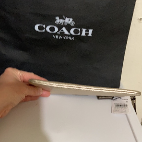 Coach Sm wristlet in polished leather - Picture 4 of 9